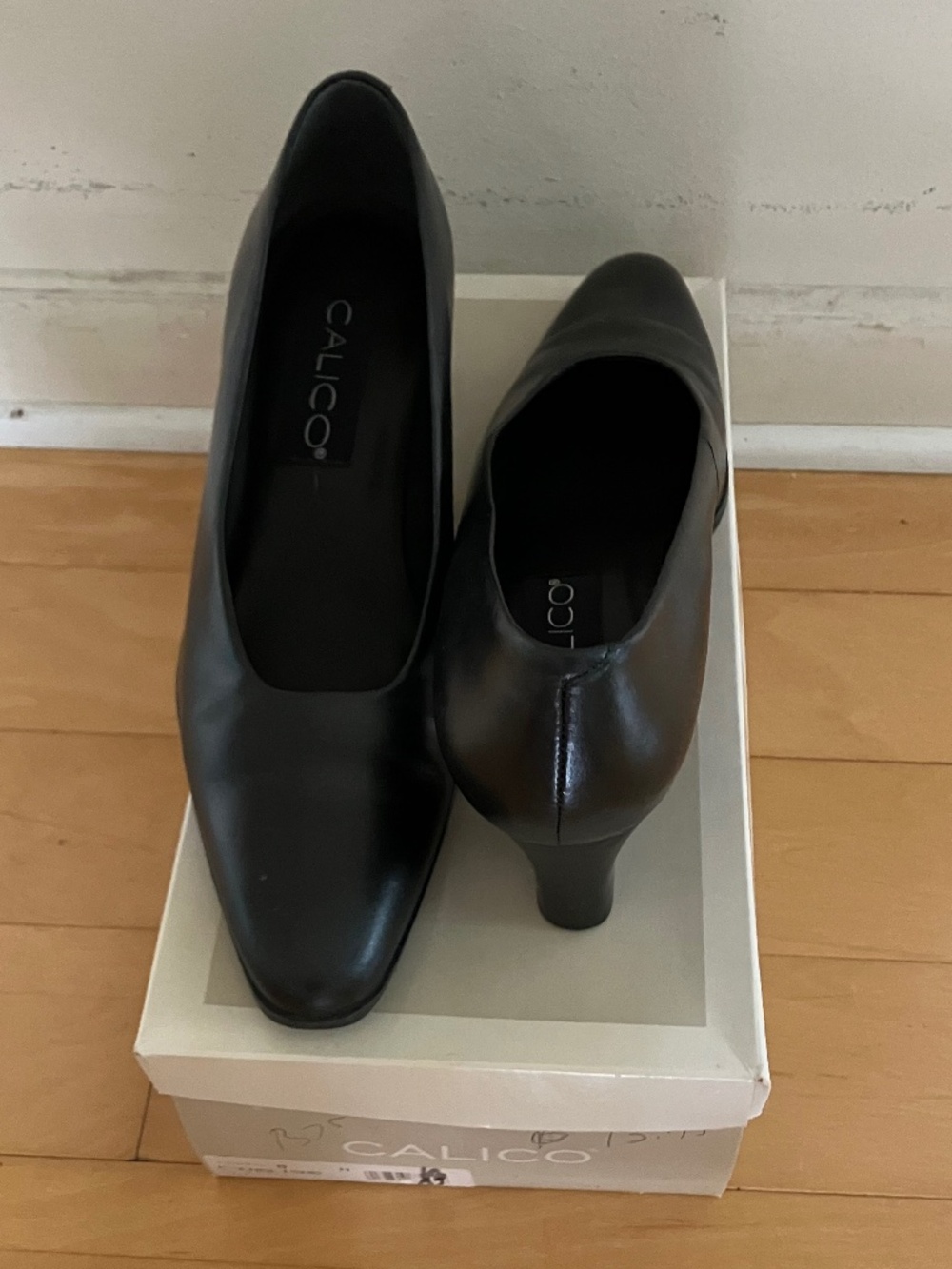 Calico Black Leather Heels 8N